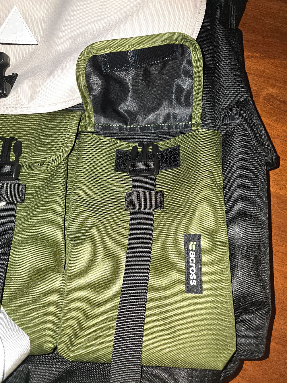 Backpackbeat front pocket