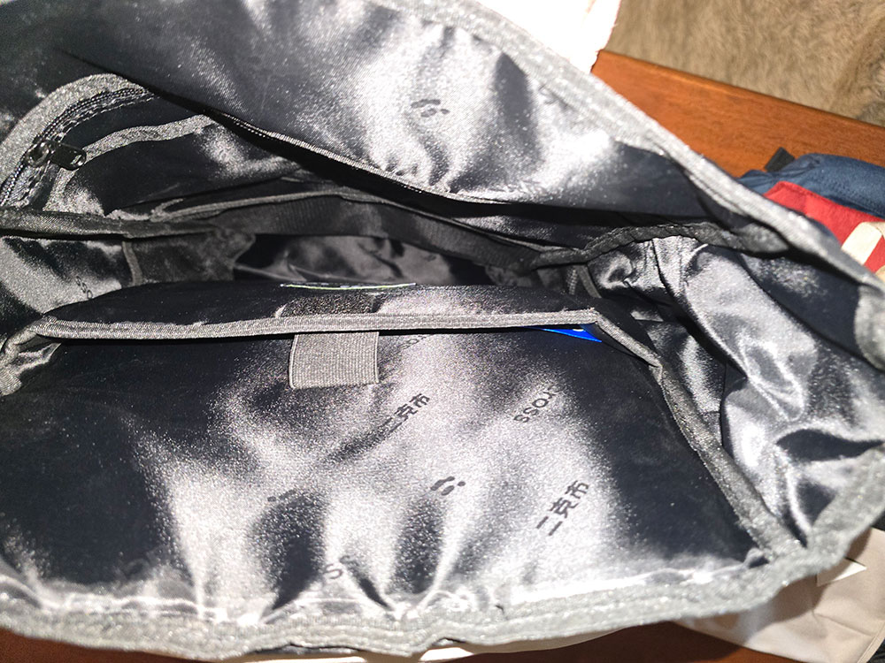 Backpackbeat internal pocket