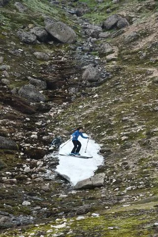 Hilly Ski