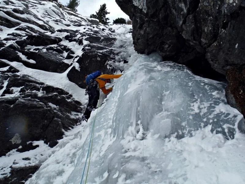 Ice climbing in Lillaz valley