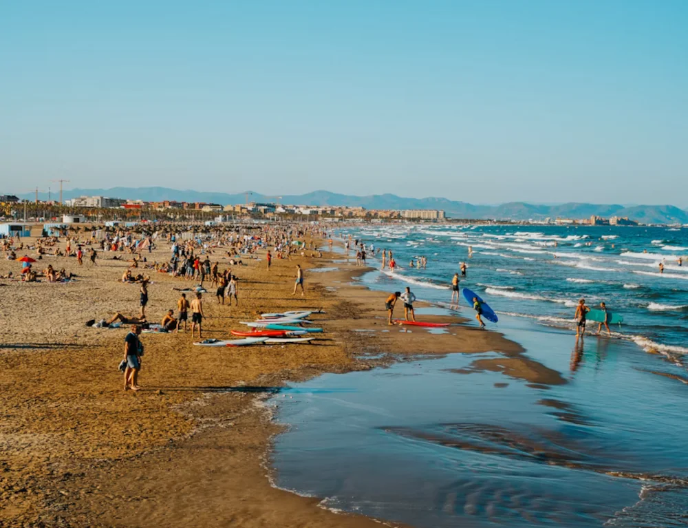 PeopleOnBeach Valencia
