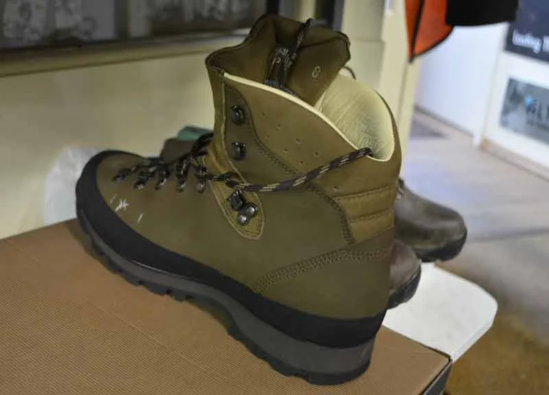 boots to stretch
